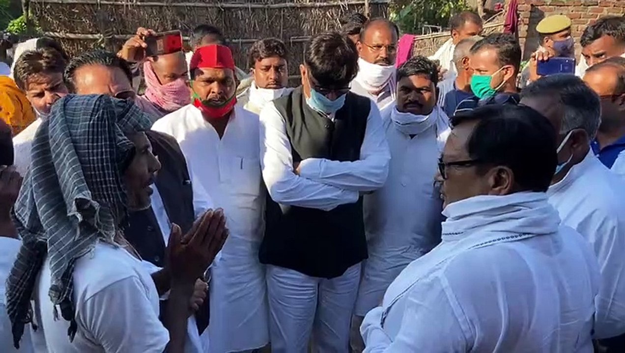 खीरी में गैंगरेप मामला, सपा प्रतिनिधि मंडल ने परिजनों से की मुलाकात