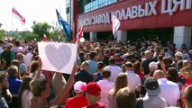 Minsk: Arbeiter jagen Lukaschenko von der Bühne - EU-Sondergipfel am Mittwoch
