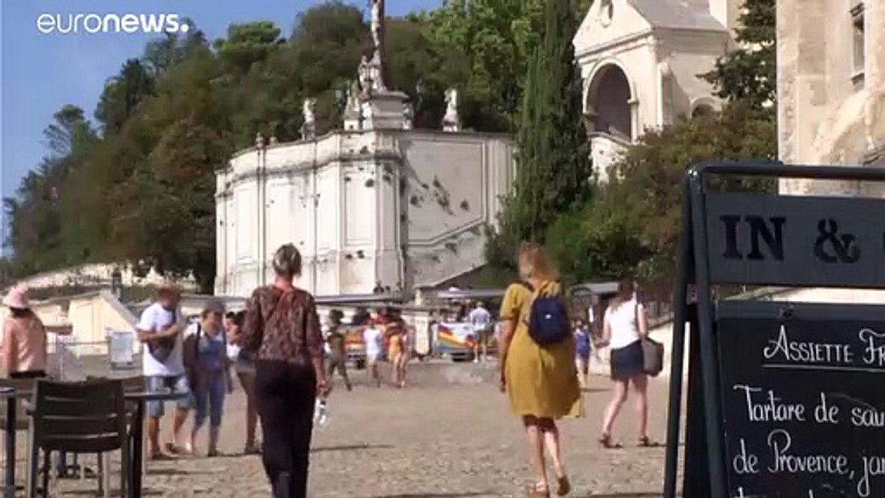 La provence aux temps du Covid : Avignon sans son festival et les villages pittoresques à la fête