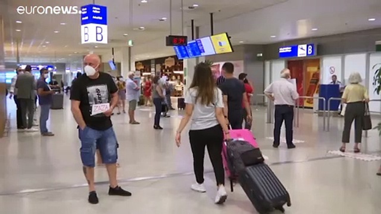 Σε ισχύ τα νέα μέτρα στα αεροδρόμια για την πανδημία