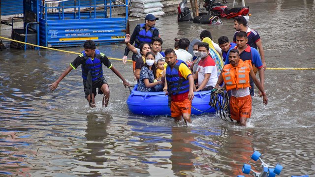 Gujarat: Flood lashes Surat, Jamnagar and Vadodara