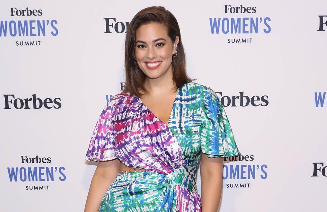 Ashley Graham geht in ihrer Rolle als Mama auf