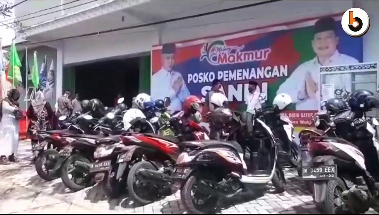 RATUSAN TUKANG BECAK HADIRI PERESMIAN POSKO PEMENANGAN SANDI