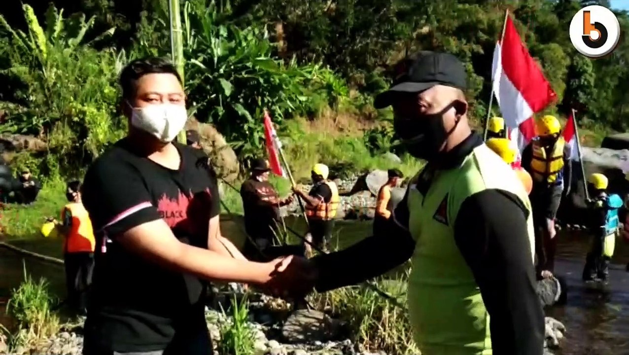 TERAPKAN PROTOKOL KESEHATAN, WARGA LEBAK JABUNG MOJOKERTO UPACARA DI SUNGAI