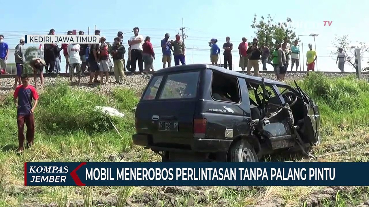 Kereta Api Dhoho Tabrak Mobil, 3 Orang Penumpang Tewas