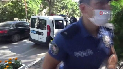 İnsanlık ölmemiş...Temizlik işçisi, çöpte bulduğu yüklü parayı polise teslim etti