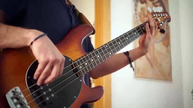 79) Music. Guitar Bass. Tall Tale. TrackTribeDance et électro. Dramatique