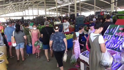 Antalya kapalı semt pazarında ‘içeriye girmeye korktum’ dedirten görüntüler