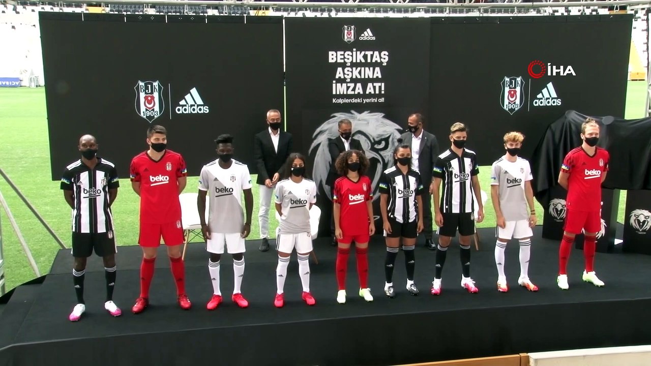Beşiktaş yeni sezon formalarını tanıttı