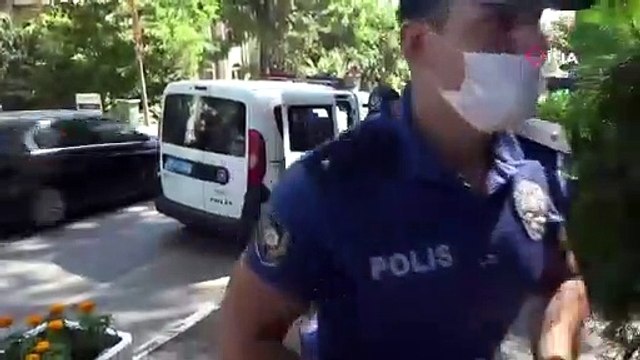 İnsanlık ölmemiş...Temizlik işçisi, çöpte bulduğu yüklü parayı polise teslim etti