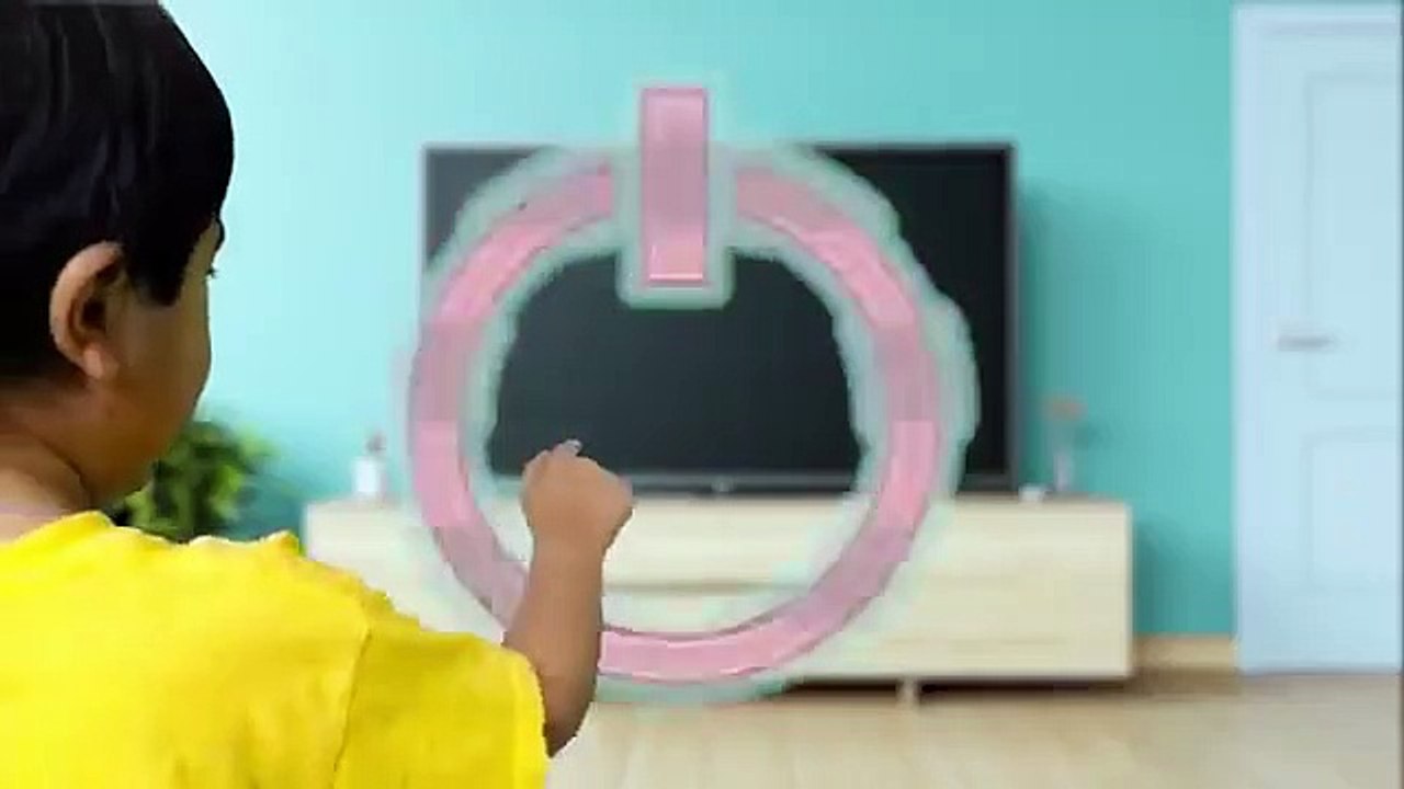 Ryan Only Stand on the SHADOWS! Let’s Play ROBLOX SILHOUETTE with Ryan’s Daddy