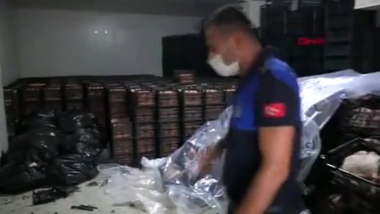 Vatandaşa yedireceklerdi! Tonlarca kokmuş et ele geçirildi