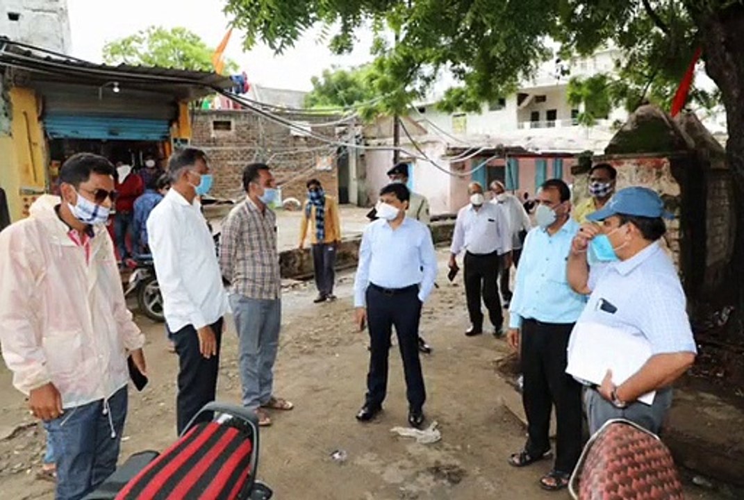कलेक्टर ने ग्राम हीरपुरटेका की प्रगतिरत नल-जल योजना के कार्य का निरीक्षण किया