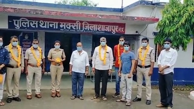 मक्सी में सेन वर्मा समाज जनों ने कोरोना योद्धाओ सम्मान किया