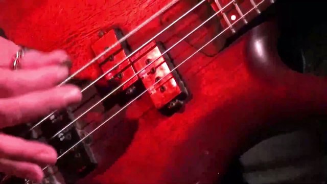 83)Music. Guitar Bass. Believe It. Jingle Punks. Dance et électro. Dramatique