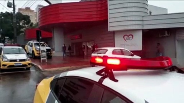 Várias viaturas policiais são mobilizadas ao Hospital Salete