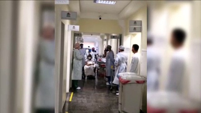 Sob aplausos, paciente recebe alta da UTI, no Hospital de Retaguarda