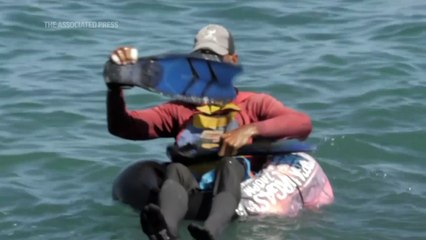 Venezolanos desafían el mar obligados a buscar alimento para sobrevivir la crisis