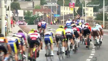 Cette fois Démare a trouvé à qui parler : la victoire de Bennett en vidéo