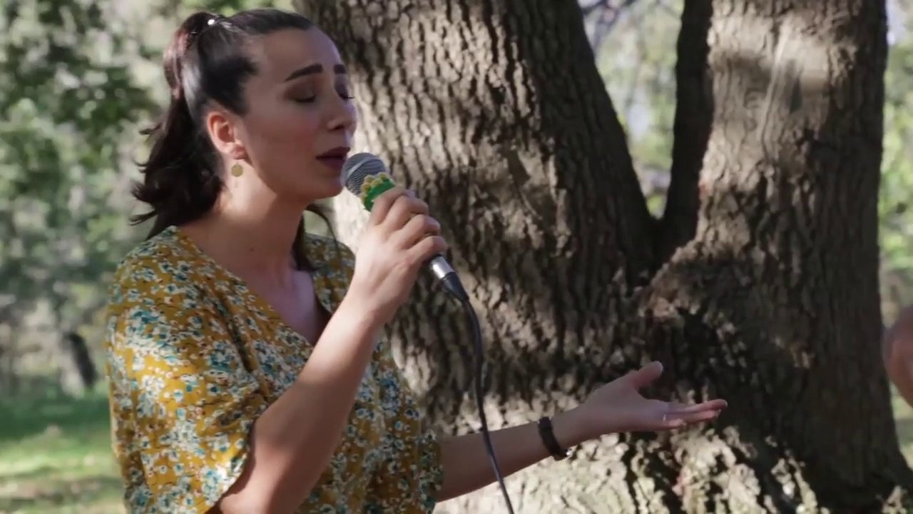 Burcu Yeşilbaş - Harman Yeri Sürseler (Live)