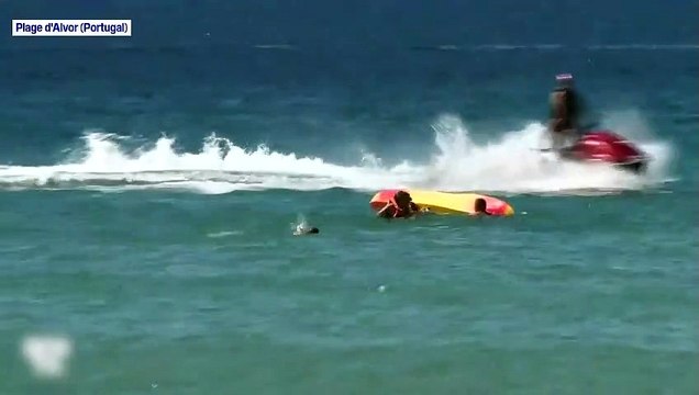 El presidente de Portugal ayudó a rescatar a dos mujeres en la playa de Alvor