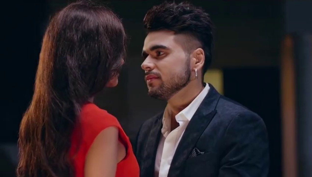 Love Scene Naam Apna