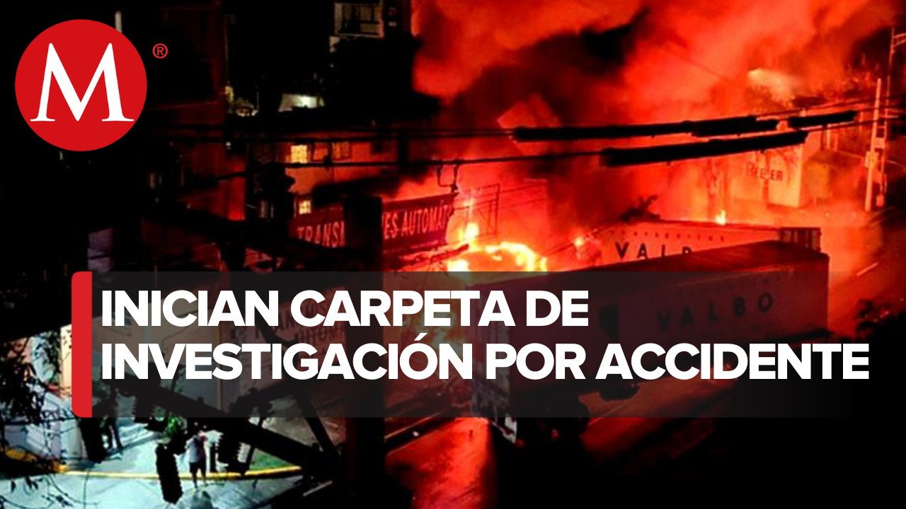 Tráiler embiste a un auto y choca con inmuebles en Eje Central; hay 2 muertos