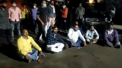 उज्जैन पुलिस-प्रशासन मुर्दाबाद के नारे लगे, हुआ समझौता