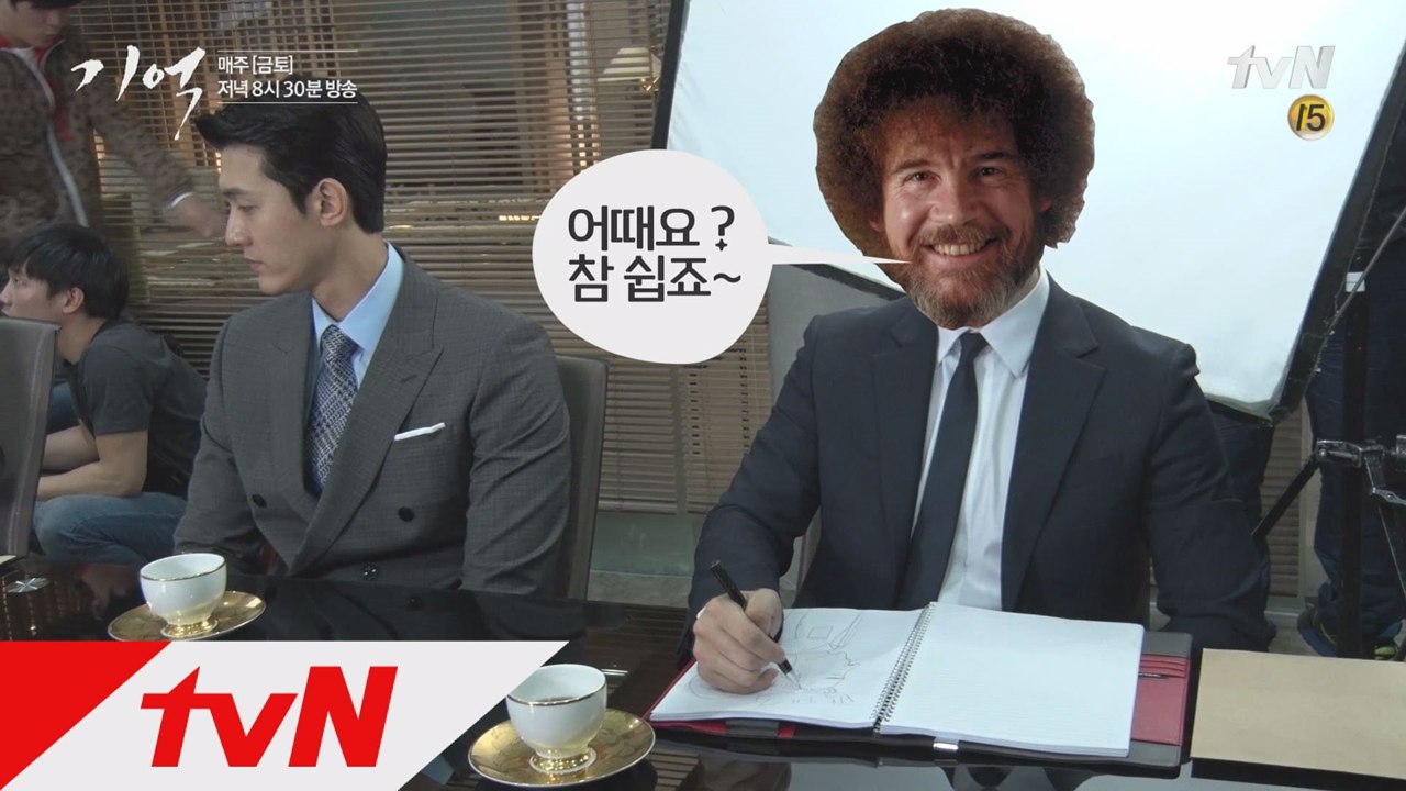 [단독] "이성민 그리기, 참 쉽죠?" 밥 로스로 변신한 이준호!