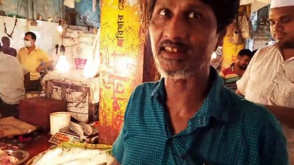 See fresh hilsa fish cut soon! on fish market !!