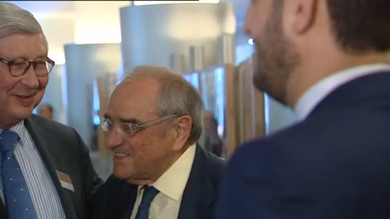 Más de 70 antiguos altos cargos firman un manifiesto de apoyo a Juan Carlos I