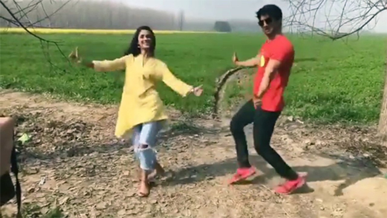 Watch: Sushant Singh Rajput Dancing With His Niece In A Farm