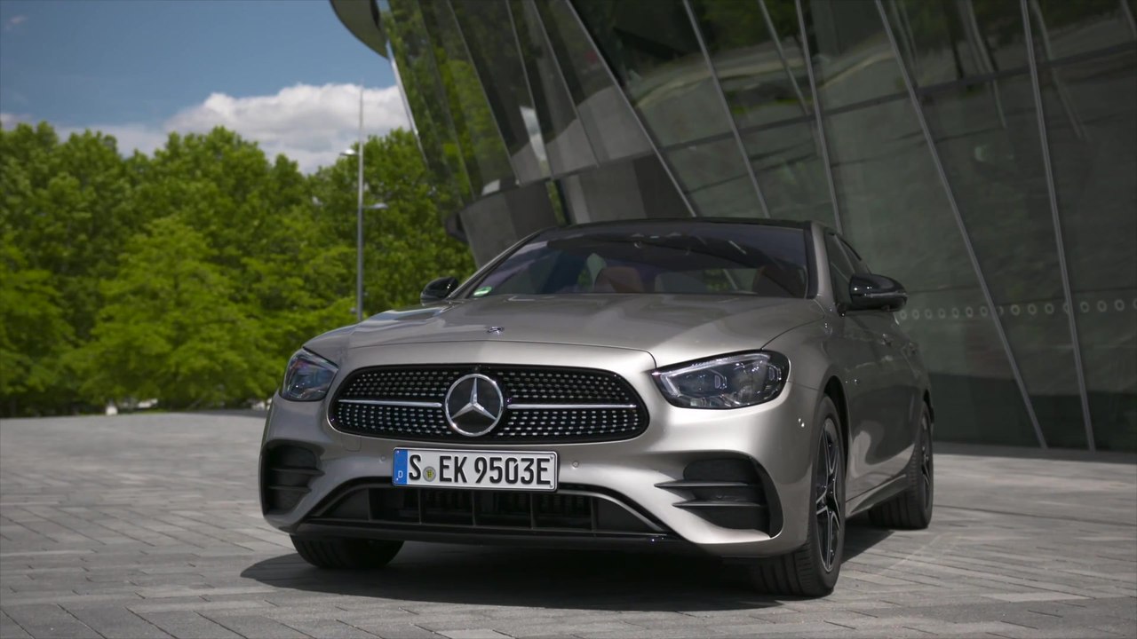 Der Mercedes-Benz E-Klasse - Die Familie der intelligentesten Business-Limousine, seit 2016