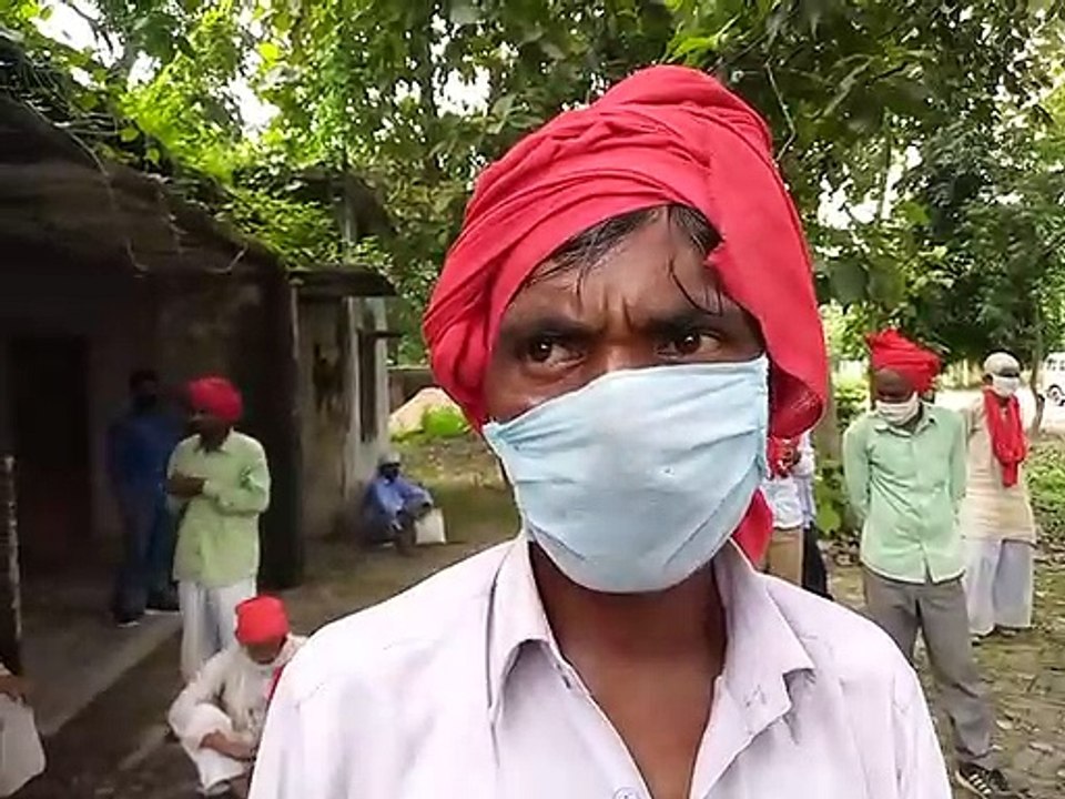 फतेहपुर: चौकीदारों के वेतन काटे जाने पर जिलाधिकारी को भेजा ज्ञापन