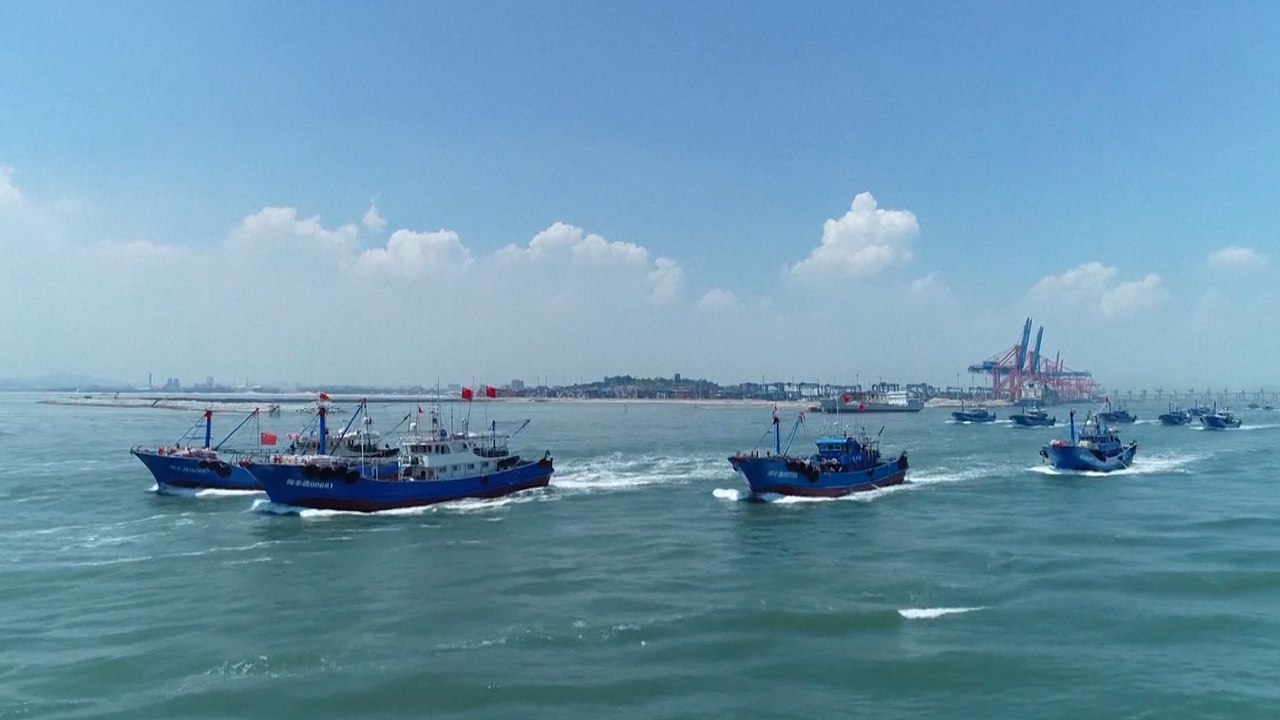 China ends fishing ban in South China Sea, raising fear of potential conflicts among fishermen