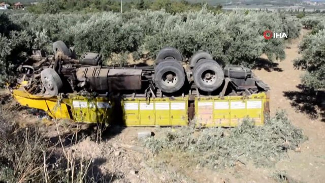 Kamyon şarampole yuvarlanıp ters döndü: 1 yaralı