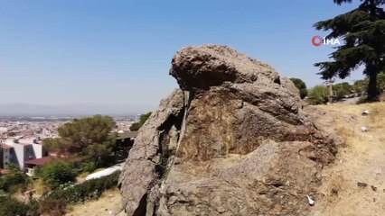 Ağlayan Kaya doğal anıtı çöp yığınına döndü