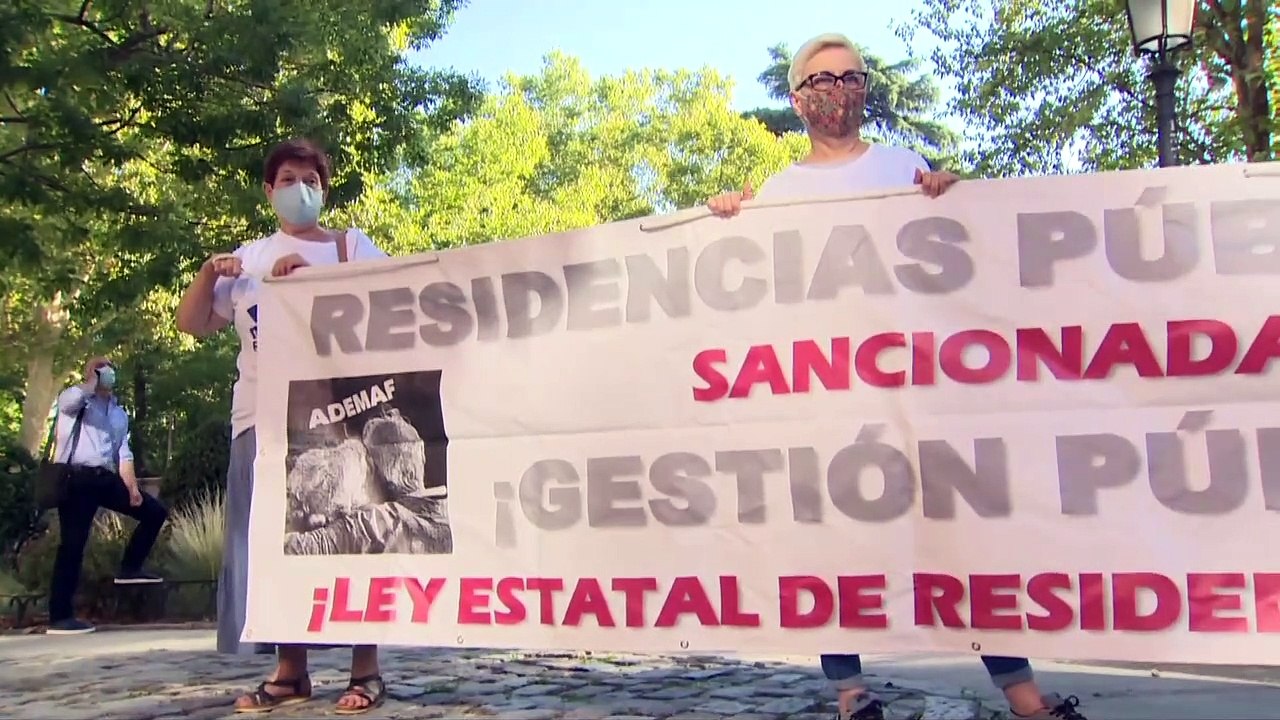 Marea de Residencias carga contra Comunidad de Madrid por actuar con "desidia y falta de interés" y exige una ley estatal
