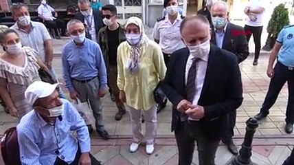 65 yaş üstü, maske takmayan gençleri kaymakama şikayet etti