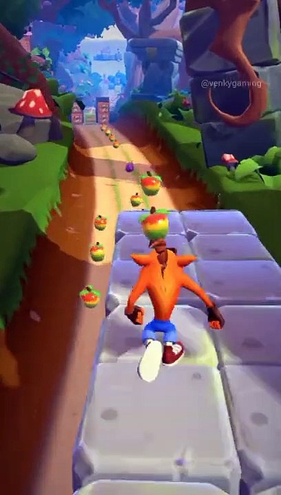 DEFEATING THE BOSS IN CRASH BANDICOOT _ ANDROID MOBILE GAMEPLAY