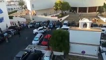 Pedro Sánchez abucheado a la salida de un funeral en Matalascañas