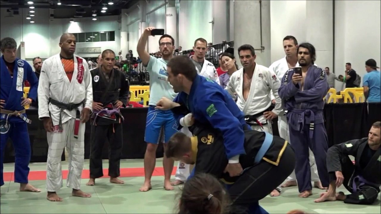 TRAVIS STEVENS - CROSS GRIP COUNTER