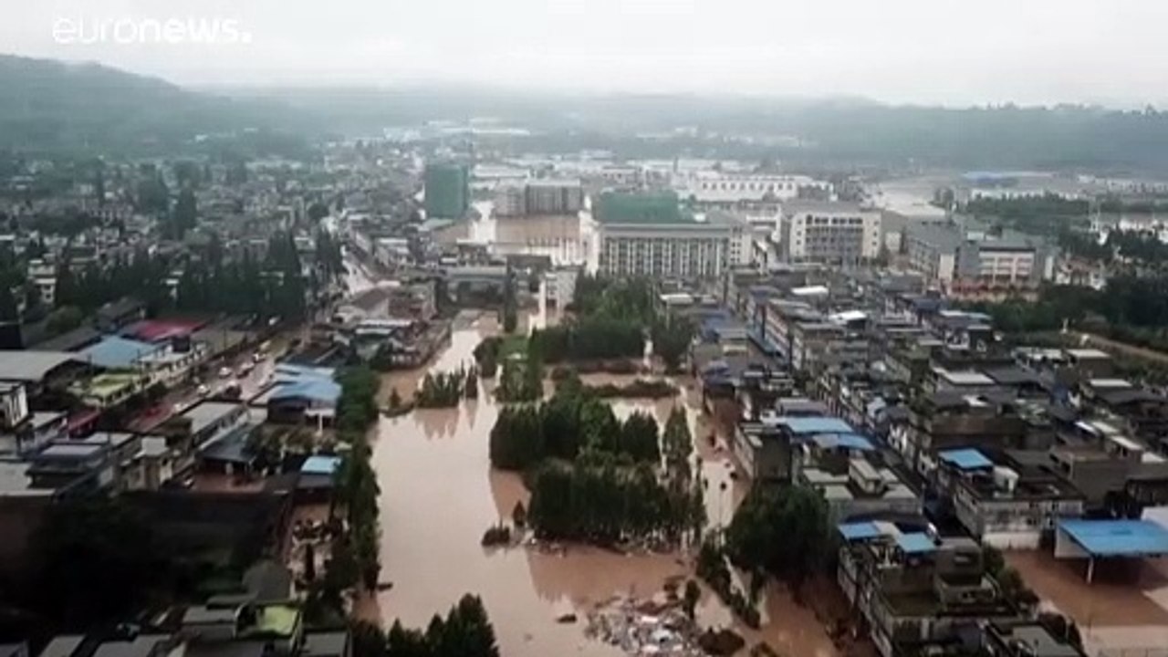 Le Grand Bouddha de Leshan menacé par les inondations en Chine
