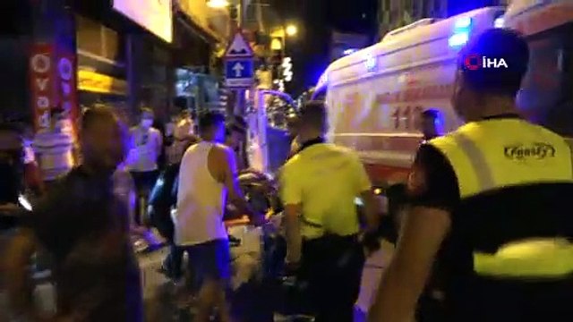 Yolun karşısına geçmek isterken canından oluyordu