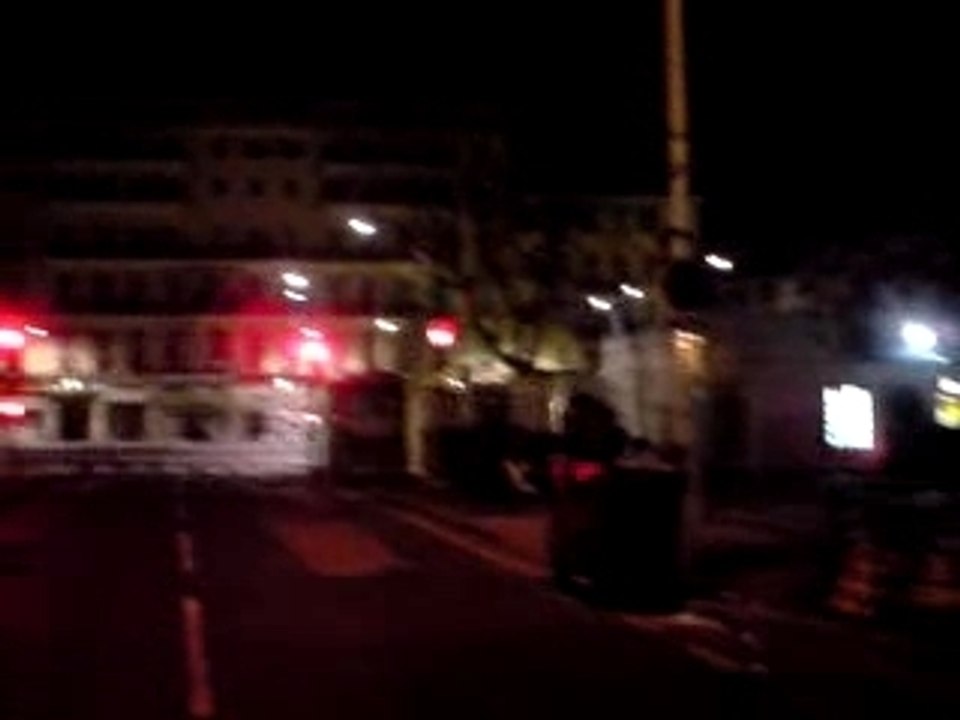 Fausbery dans la poubelle