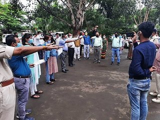 इच्छावर नगर परिषद ने "गंदगी भारत छोड़ो अभियान" की शुरुआत की