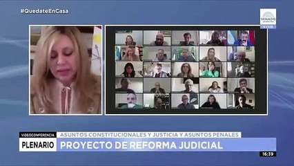 Esteban Bullrich usa una foto suya para escapar del debate en el recinto