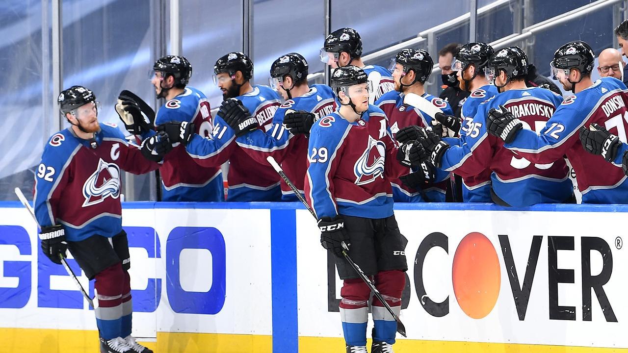 Nathan MacKinnon tallies twice in the 2nd period