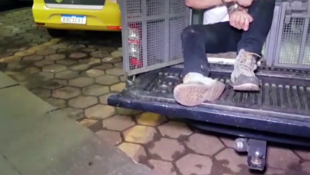 Homem descumpre medida protetiva, agride ex-companheira e acaba preso