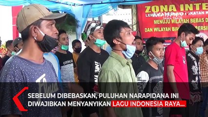 Tukar Masker Bekas Dengan Yang Baru Di Mobil Polisi Ini